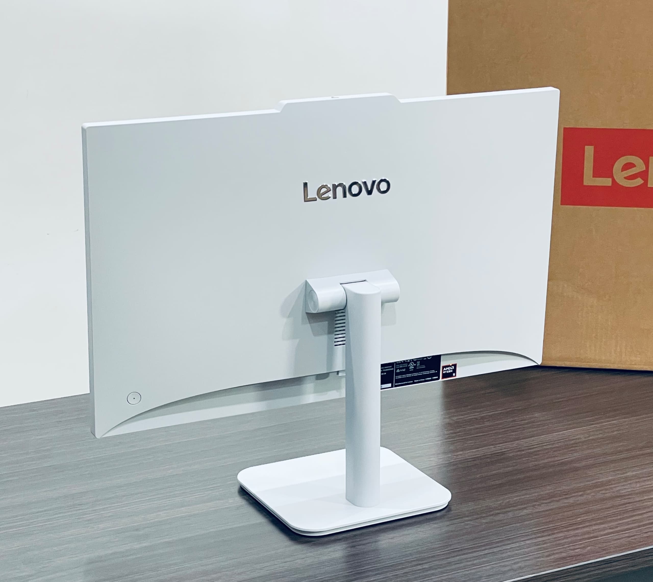 Lenovo IdeaCenter A105a 24 - All-In-One